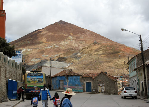 Cerro Rico - siin on kaevandustes aegade jooksul elu kaotanud 8 miljonit inimest