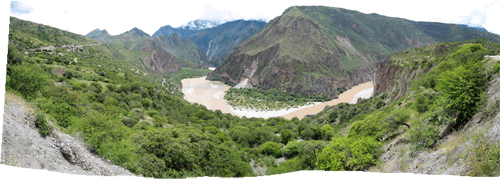 Peruu (1) - jõgi mägede vahel