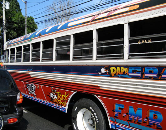 Panama City busside värvid