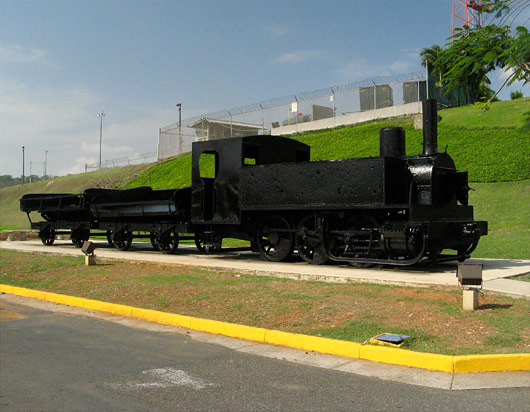 Kunagine rong Panama kanali ääres