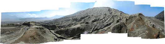 Bromo (3) - tossava kraatri jalamilt
