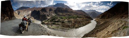 Panoraam Afgaani külast teispool jõge