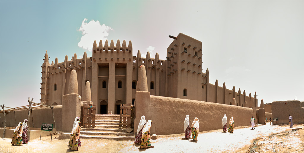 Panorama of the Great Mosque of Djenné. 
